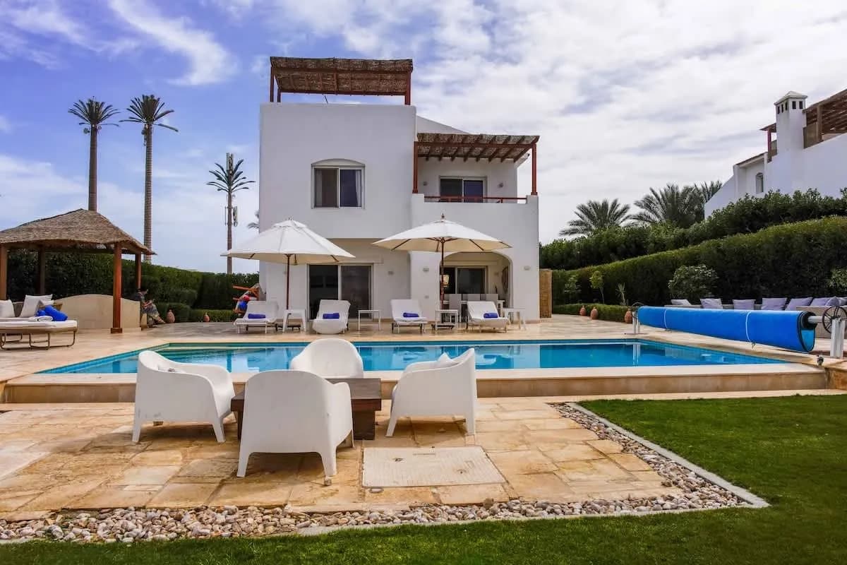 White Villa Heaven - Swim, Lounge & Sunset Magic